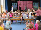 Theaterveranstaltungen im der Turnhalle der Grundschule Ruderting