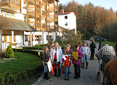 Altenheimbesuch der 3. und 4. Klassen 